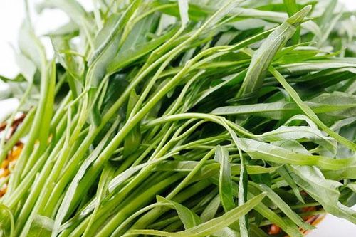 Những người mắc bệnh này tuyệt đối không ăn rau muống