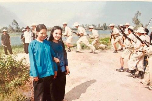 Hé lộ những bức ảnh hiếm hoi của BTV Hoài Anh khi đóng phim gần 20 năm trước
