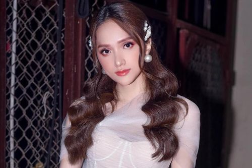 Hương Giang Idol rưng rưng nhớ lại 5 giây trước rừng máy quay thừa nhận chuyển giới