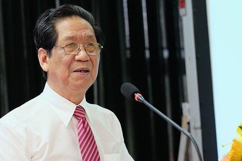 Chủ tịch gần 80 tuổi của Bóng đèn Phích nước Rạng Đông từ nhiệm