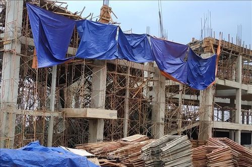 Cứu nam thanh niên ngã từ giàn giáo cao 7 m