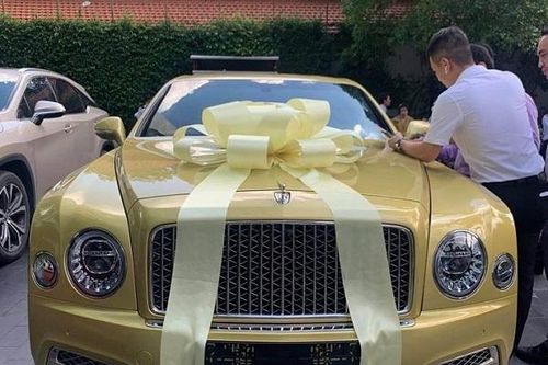 Siêu xe Bentley Mulsanne gần 50 tỷ vừa về tay chủ nhân người Việt