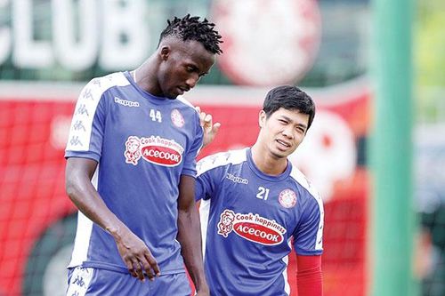 'Cháy vé', chủ nhà có 'đốt cháy' ĐKVĐ Hà Nội?