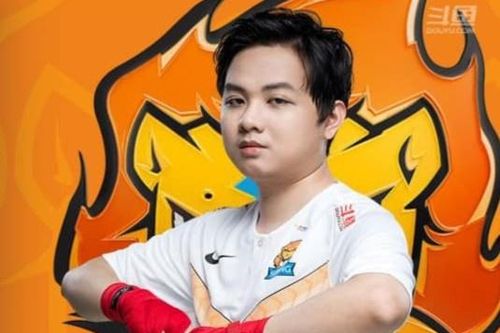 Thần rừng SofM và pha xử lý 'lườm rau gắp thịt' với Lee Sin