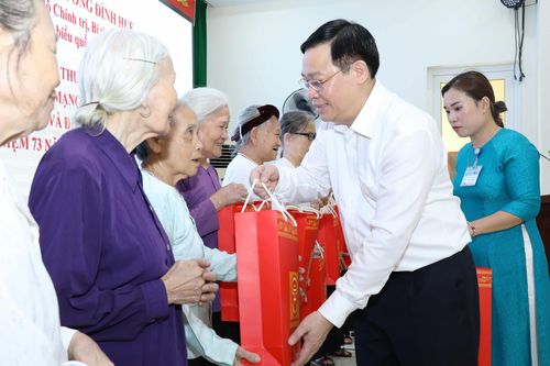 Hà Nội, Tây Ninh, Quảng Trị tri ân anh hùng, liệt sỹ, người có công