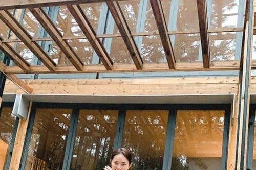 Phan Như Thảo khiến hội chị em xuýt xoa khi được chồng đại gia xây biệt thự gỗ rộng 800 m2 ở Đà Lạt theo đúng sở thích