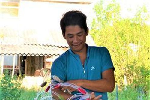 Nghị lực của một ngư dân khuyết tật