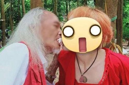 Học đàn tranh tắm bùn, 'ăn kem kiểu Ý': Giới chuyên môn nói gì?