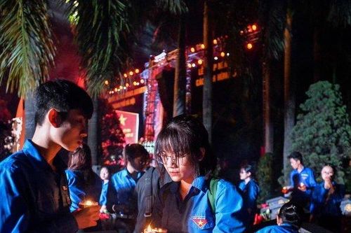 Hà Nội: Thắp nến tri ân các anh hùng liệt sỹ