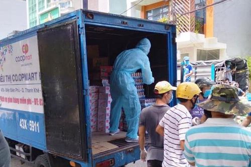 Co.opmart Đà Nẵng vừa bán hàng, vừa 'tiếp tế' các bệnh viện lớn