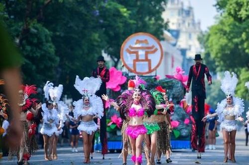 Hà Nội tạm dừng hoạt động đông người tại không gian đi bộ hồ Hoàn Kiếm