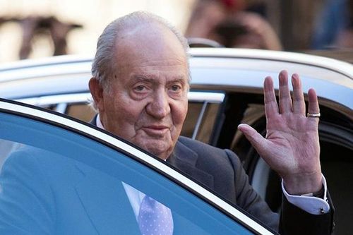 Bị điều tra bê bối tài chính, cựu quốc vương Tây Ban Nha Juan Carlos đột ngột bỏ đi