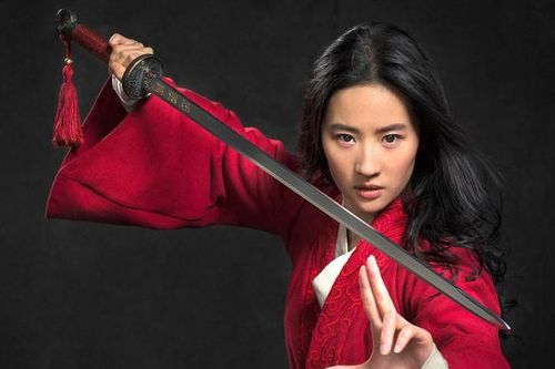 'Mulan' của Lưu Diệc Phi chính thức trở thành bom tấn lận đận nhất năm 2020