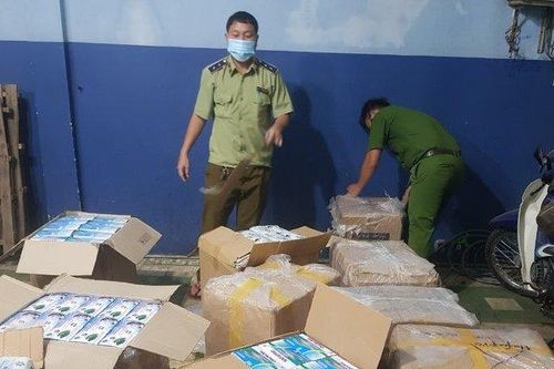 Bắt lô khẩu trang y tế gần 75.000 chiếc không rõ nguồn gốc