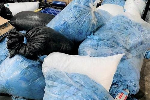 Phá đường dây làm giả 2,3 triệu găng tay y tế