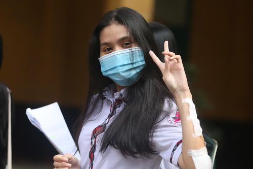 Thi 'chỉ đơn giản như làm bài kiểm tra' nên không cần bố mẹ đưa đón
