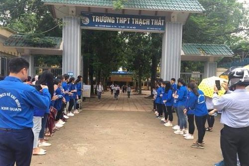 Gần 7.000 thí sinh Thạch Thất và Đông Anh kết thúc môn thi đầu tiên kỳ thi THPT 2020