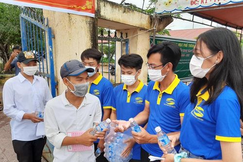 Cà Mau: Hỗ trợ 500 thí sinh có hoàn cảnh khó khăn trong những ngày thi