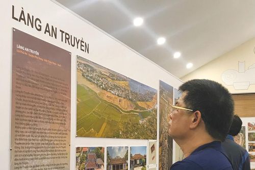 Triển lãm đặc biệt về kiến trúc làng Việt cổ