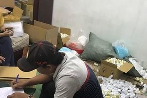 Truy tố 9 bị can trong đường dây sản xuất tân dược giả