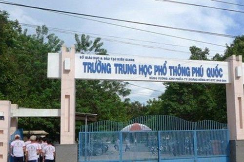 Bất ngờ phó chủ tịch xã 40 tuổi đi thi tốt nghiệp THPT 2020