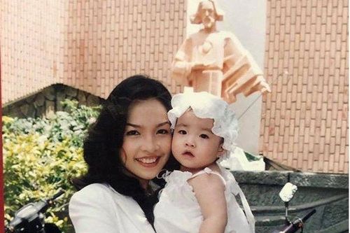 Hình ảnh hiếm hoi của ca sĩ Hiền Thục khi làm mẹ đơn thân năm 21 tuổi