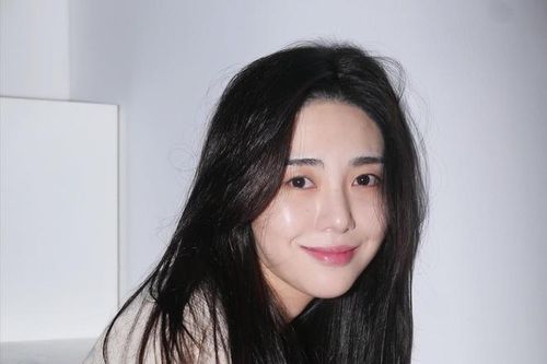 Mina (AOA) đóng tài khoản cá nhân