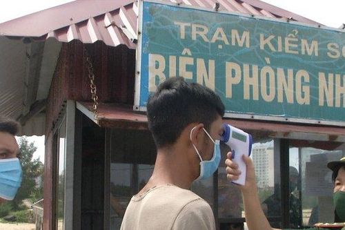 Chìm tàu đánh cá, 8 thuyền viên được cứu sống an toàn
