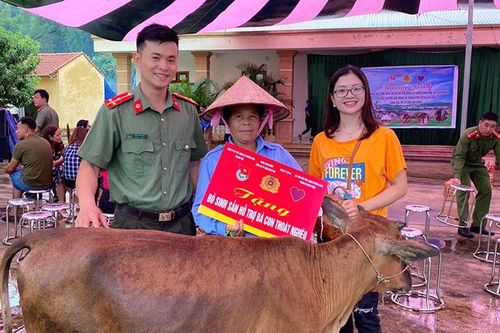 Chiến sĩ công an với tấm lòng thiện nguyện