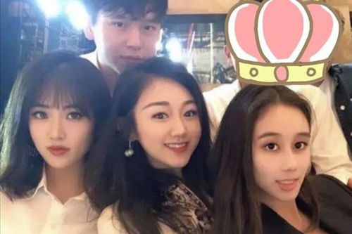 Ba 'thiên kim' đắt giá nhất Trung Quốc lập nhóm nhạc, nhiều bí mật mới được tiết lộ