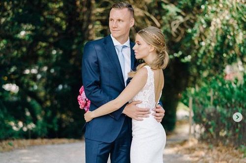 Mối tình 'tuyệt đẹp' giữa thủ môn Bernd Leno và bạn gái Sophie Christin