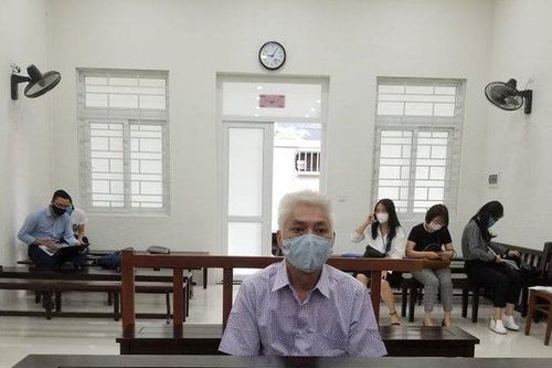 Hé lộ nguyên nhân chồng 60 tuổi trả thù vợ bằng… chày gỗ