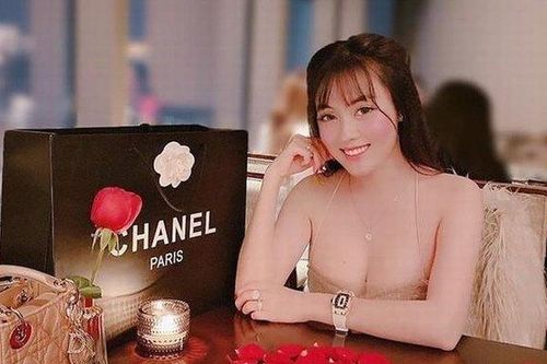 Vụ nữ giảng viên xinh đẹp tố chồng ngoại tình: Đàn ông lẻo mép thường thiếu chân thành?