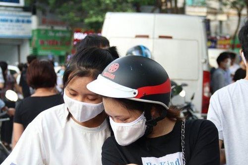 Thí sinh hào hứng thử sức bài kiểm tra tư duy lần đầu tiên tổ chức tại trường đại học Bách khoa Hà Nội