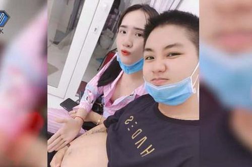 'Người đàn ông' mang bầu đầu tiên tại Việt Nam kể quá trình mang thai tự nhiên, sinh con thay vợ