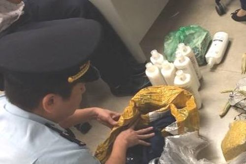Tinh vi thủ đoạn ma túy 'đội lốt' thực phẩm chức năng để chuyển qua đường hàng không