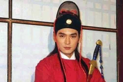 Tiêu Ân Tuấn lộ râu bạc, chị em tiếc nuối vẻ lãng tử của 'Triển Chiêu đẹp nhất màn ảnh' ngày nào