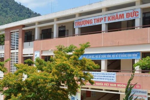 Quảng Nam: Cách ly 100 người tiếp xúc thầy giáo coi thi tốt nghiệp THPT nghi mắc Covid-19