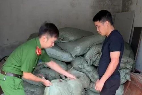 Cao Bằng: Bắt vụ vận chuyển hàng nghìn kg thuốc lá lậu