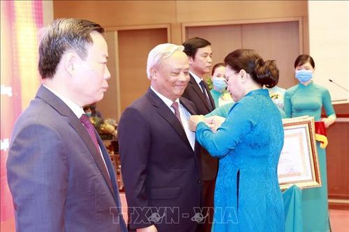 Lễ trao Huân chương Lao động của Nhà nước tặng các cán bộ lãnh đạo Quốc hội