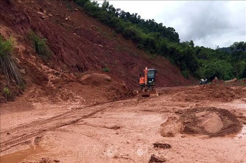 Mưa lũ khiến hàng chục hộ dân ở Sơn La phải di dời khẩn cấp