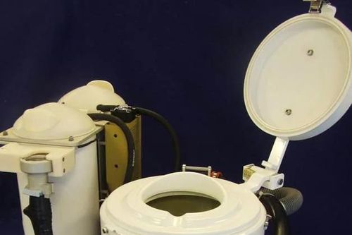Chiếc toilet 23 triệu USD của NASA