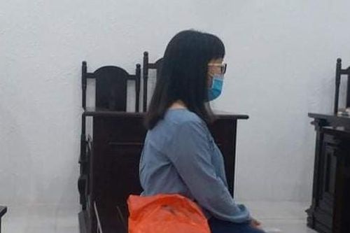 Nữ giám đốc chứng khoán thao túng giá cổ phiếu, lừa đảo khách hàng