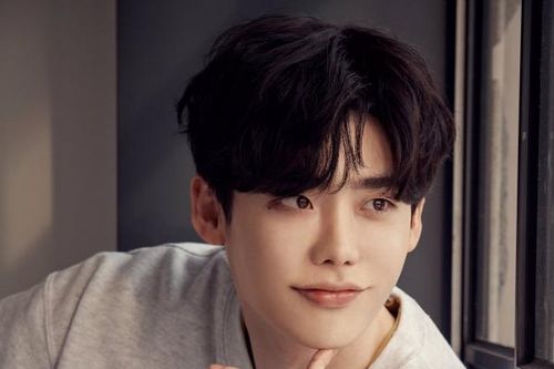 Lee Jong Suk mua biệt thự 4,2 triệu USD