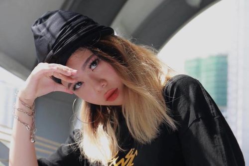 Tlinh: 'Một người anh giúp tôi chọn đồ đi thi Rap Việt'