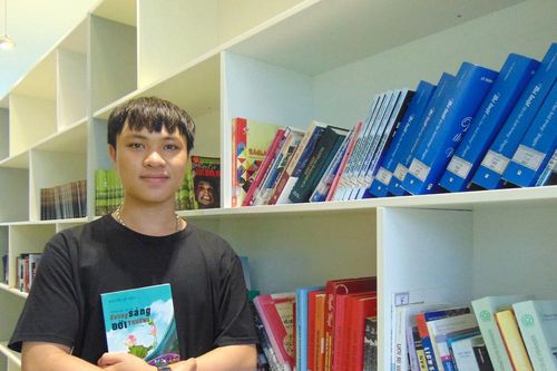 'Đừng bỏ học vì thiếu tiền'