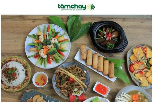 Mâm cơm chay ngày rằm tháng 7: Giải pháp cho các cặp vợ chồng son thời 4.0