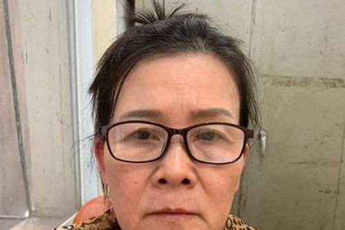 Khởi tố, bắt tạm giam một giáo viên về hưu làm giả con dấu, tài liệu