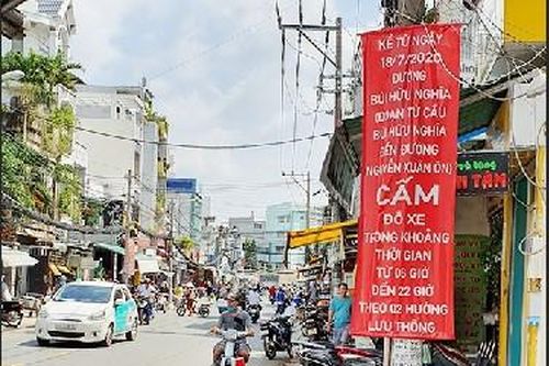 Biển cấm gây khó lưu thông cho người dân