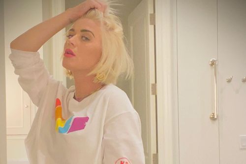 Katy Perry hạ sinh con đầu lòng